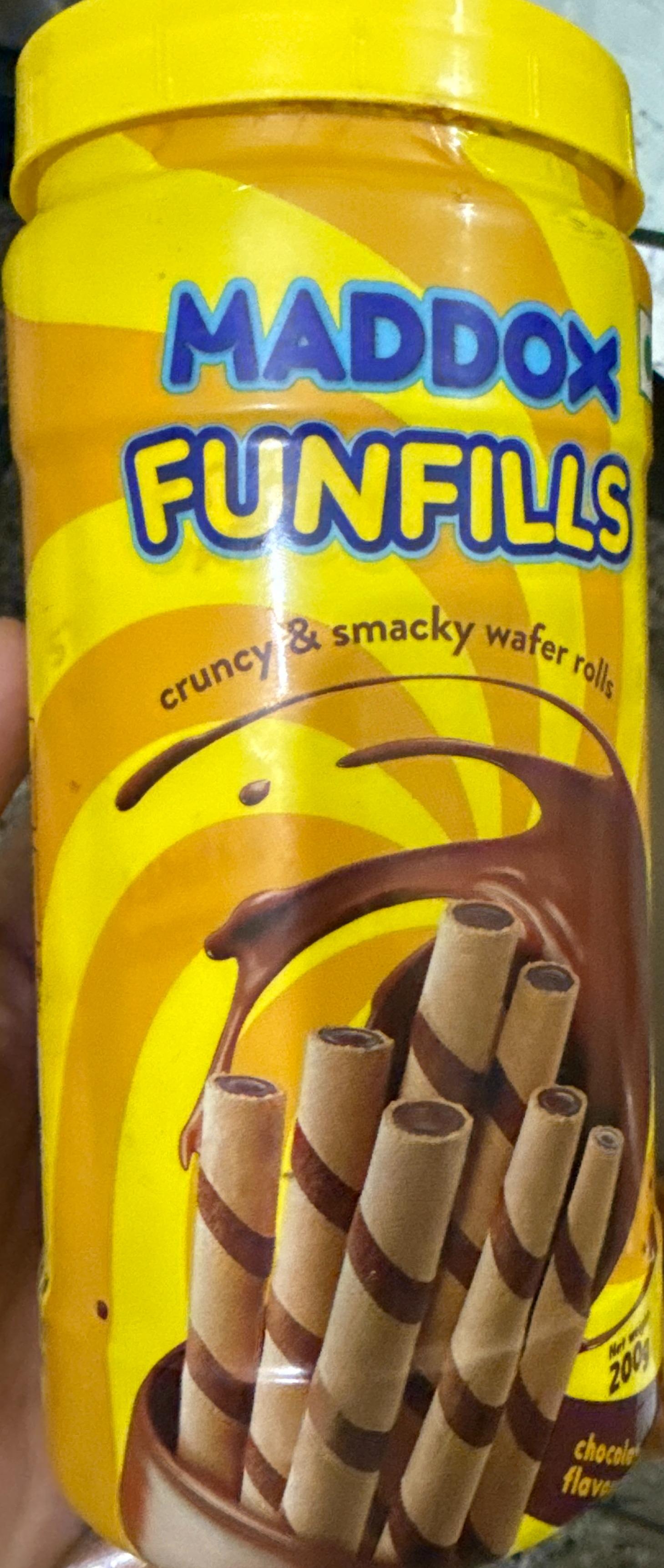 Maddox Funfills Cruncy & Smacky Wafer Rolls