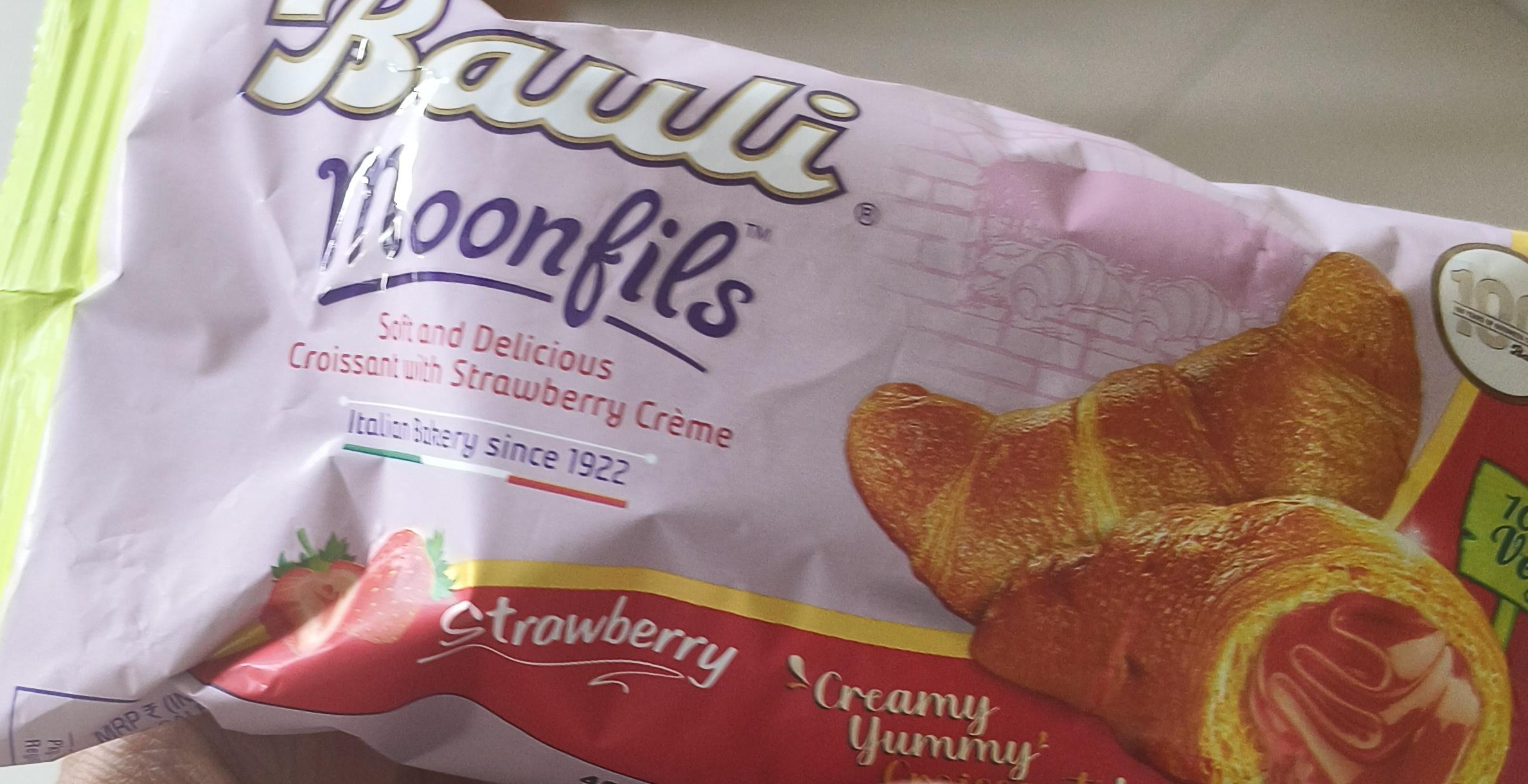 Bauli Moonfils Croissant With Strawberry Creme